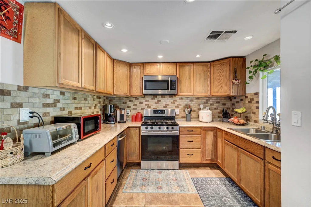 4556 Kenilworth, Las Vegas, NV 89147