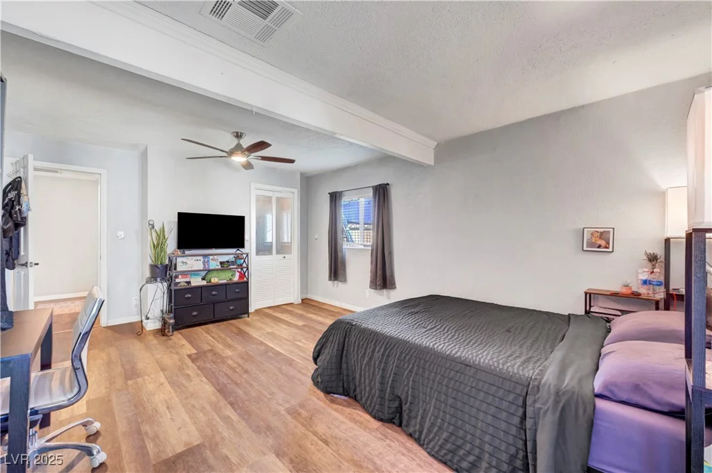 4556 Kenilworth, Las Vegas, NV 89147