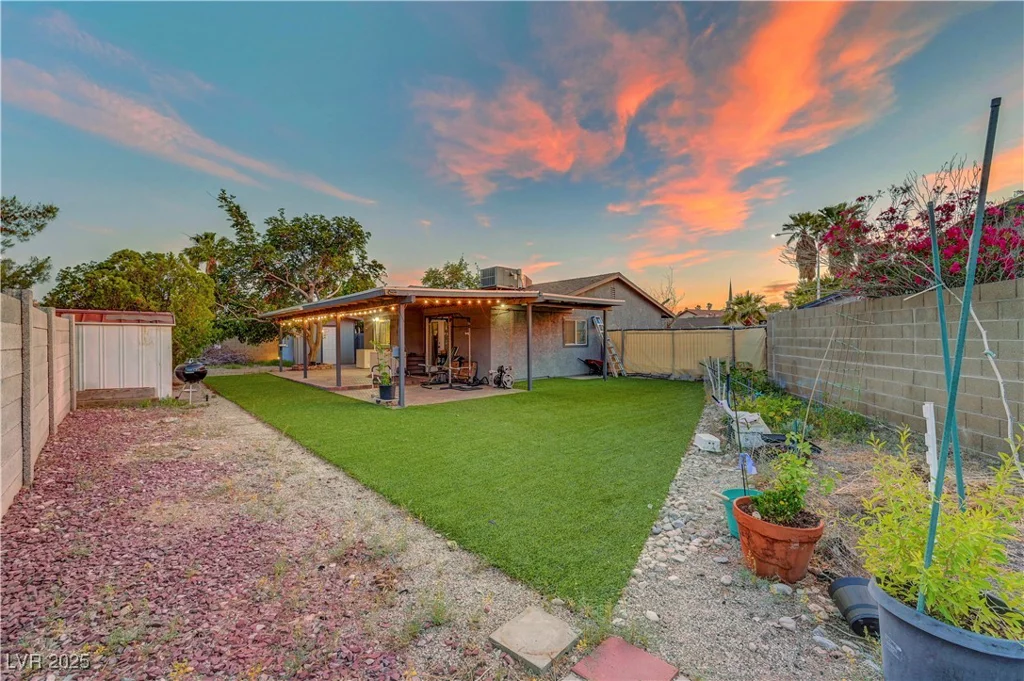 4556 Kenilworth, Las Vegas, NV 89147