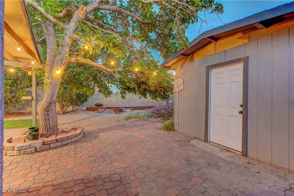 4556 Kenilworth, Las Vegas, NV 89147