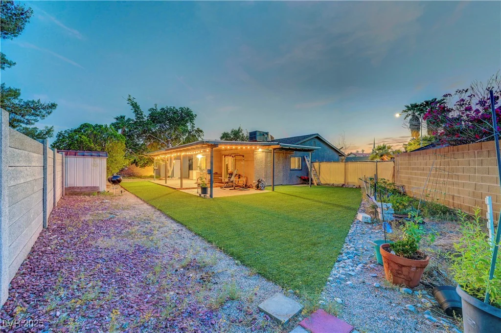 4556 Kenilworth, Las Vegas, NV 89147