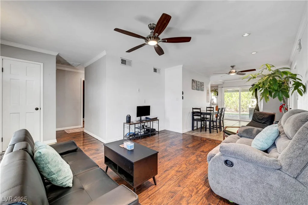 4556 Kenilworth, Las Vegas, NV 89147