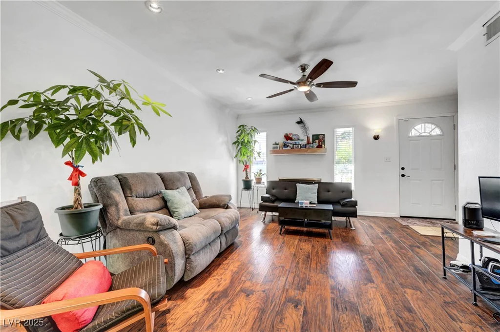 4556 Kenilworth, Las Vegas, NV 89147