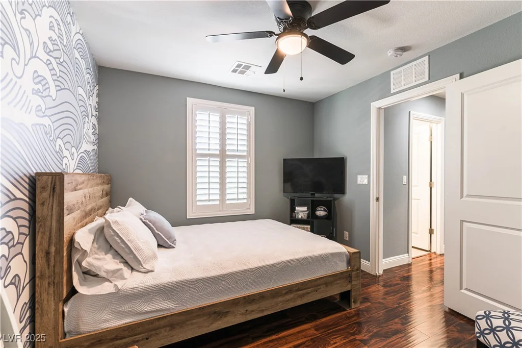 10229 Mayflower Bay, Las Vegas, NV 89166