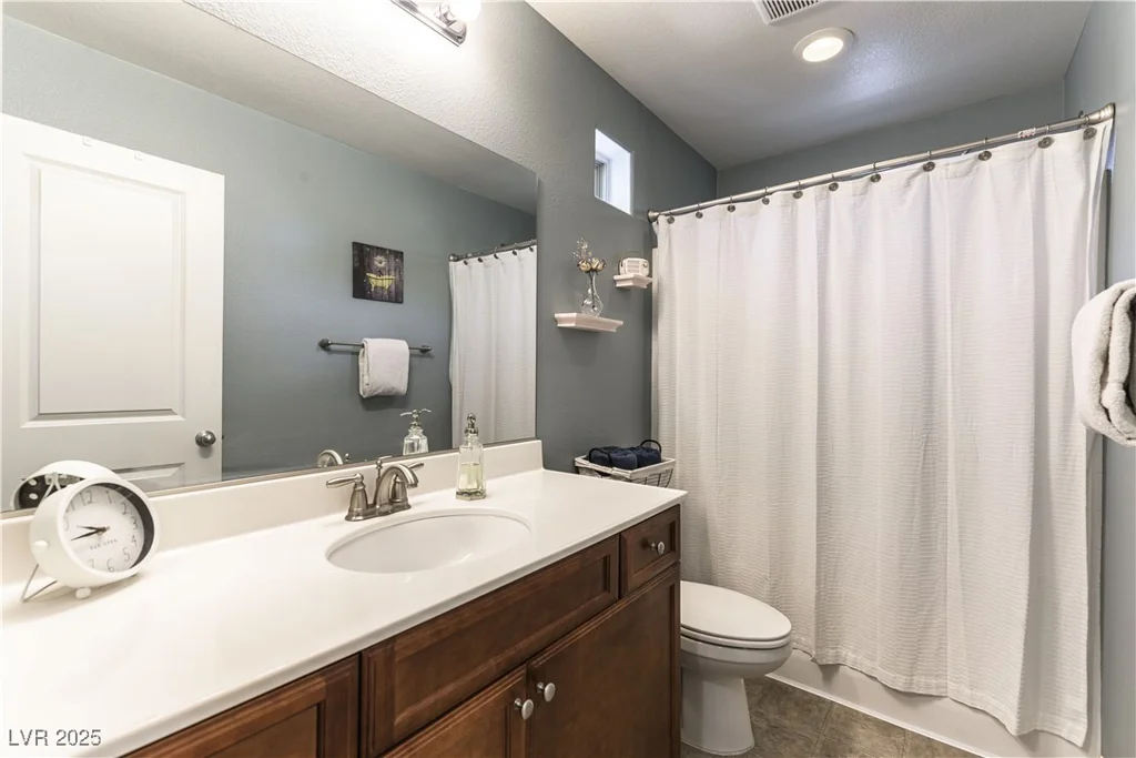 10229 Mayflower Bay, Las Vegas, NV 89166