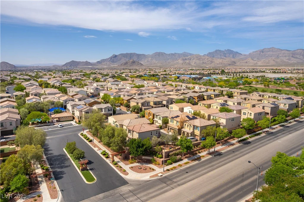 10229 Mayflower Bay, Las Vegas, NV 89166