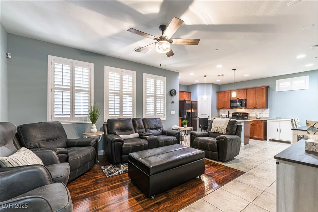 10229 Mayflower Bay, Las Vegas, NV 89166