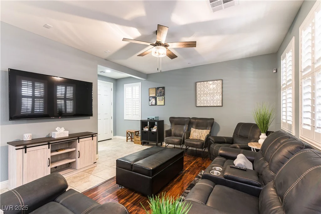 10229 Mayflower Bay, Las Vegas, NV 89166