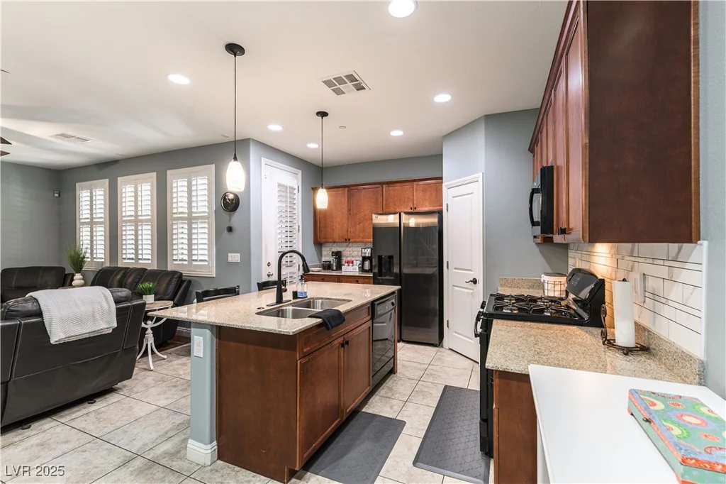 10229 Mayflower Bay, Las Vegas, NV 89166