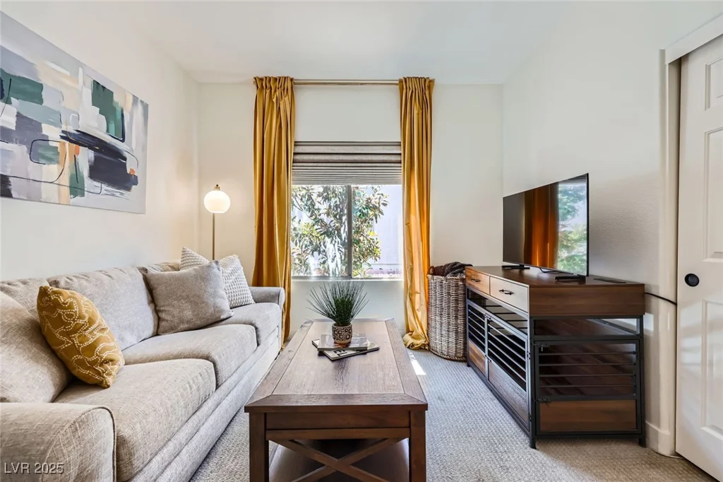 2107 Desert Woods, Henderson, NV 89012