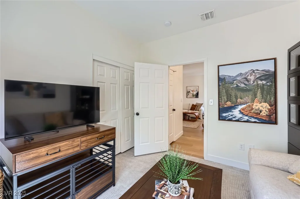 2107 Desert Woods, Henderson, NV 89012