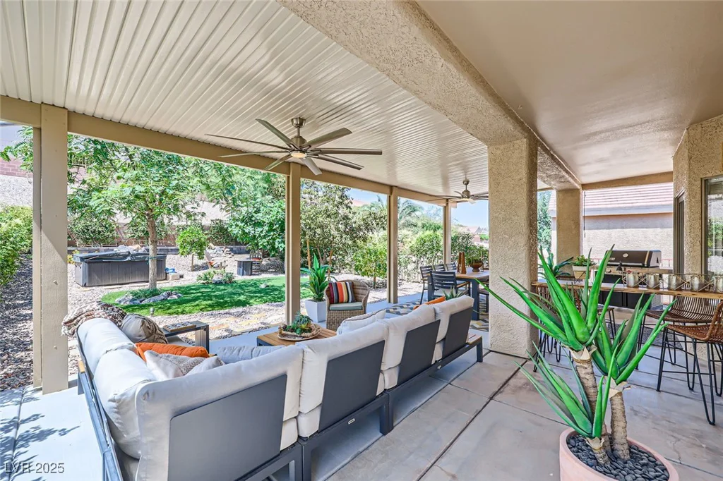 2107 Desert Woods, Henderson, NV 89012