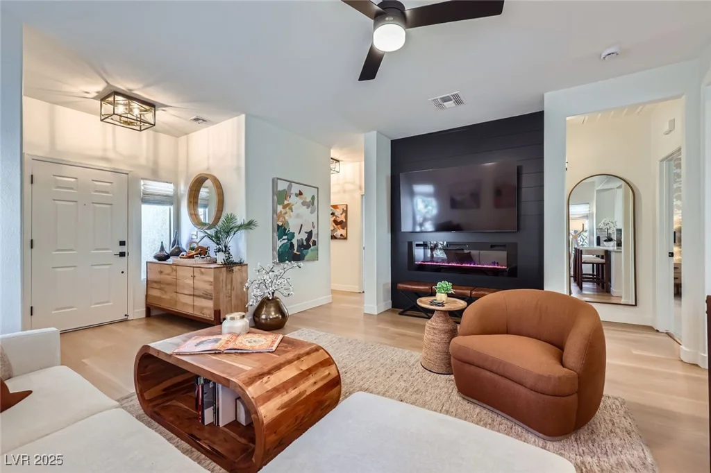 2107 Desert Woods, Henderson, NV 89012