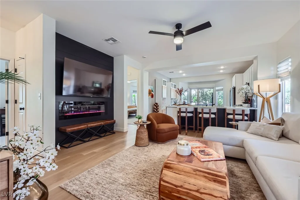 2107 Desert Woods, Henderson, NV 89012