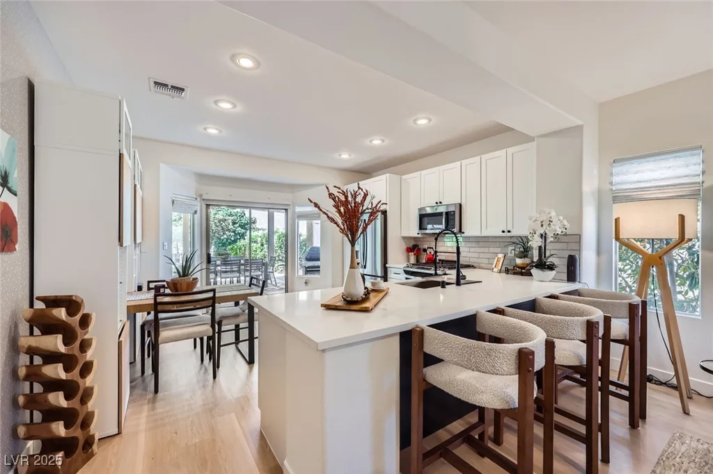2107 Desert Woods, Henderson, NV 89012