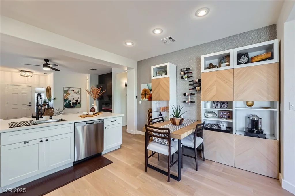 2107 Desert Woods, Henderson, NV 89012