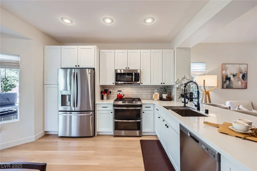 2107 Desert Woods, Henderson, NV 89012