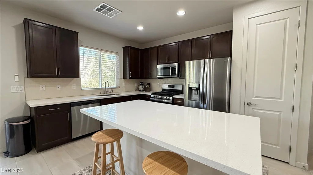 2924 Sunday Silence, North Las Vegas, NV 89086