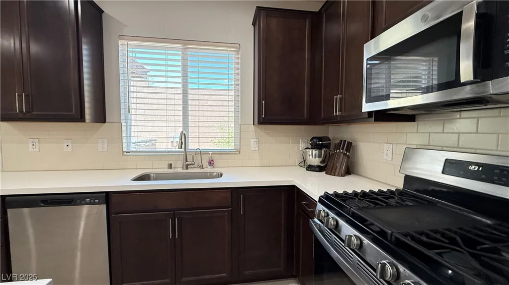 2924 Sunday Silence, North Las Vegas, NV 89086