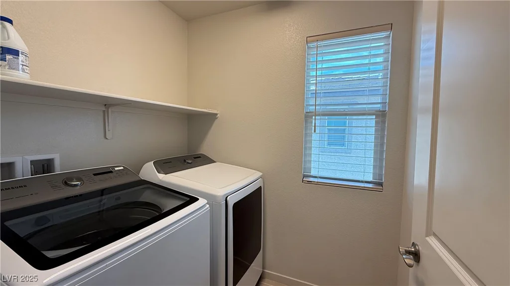2924 Sunday Silence, North Las Vegas, NV 89086