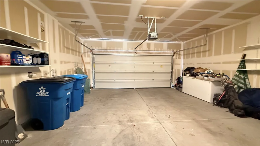 2924 Sunday Silence, North Las Vegas, NV 89086