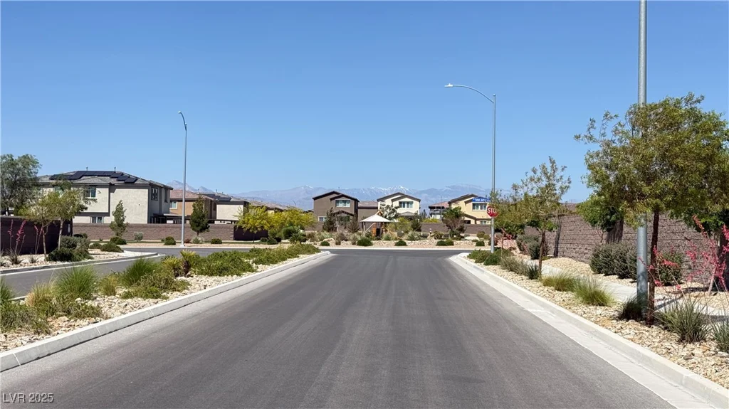 2924 Sunday Silence, North Las Vegas, NV 89086