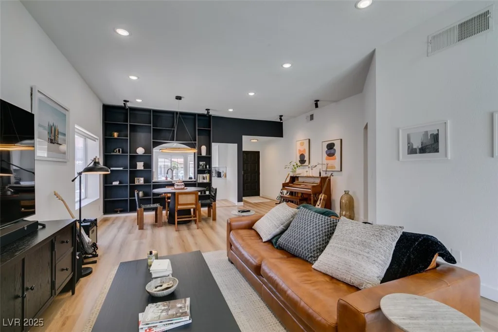 8640 Trafalgar, Las Vegas, NV 89117