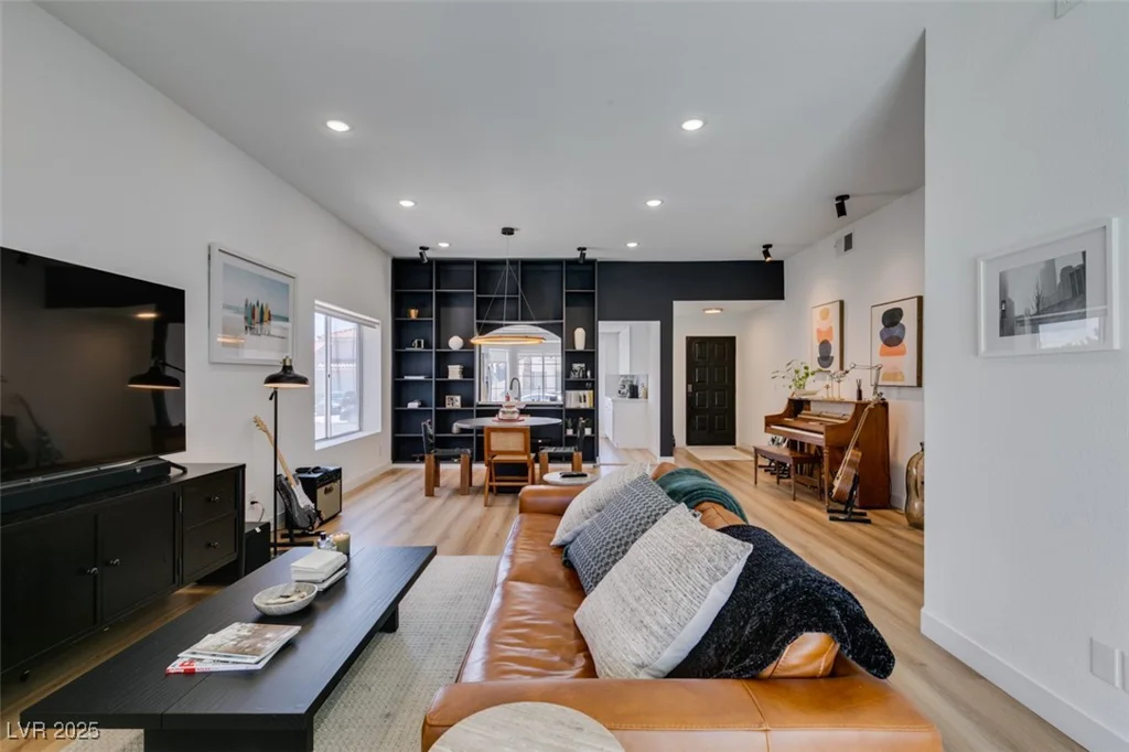 8640 Trafalgar, Las Vegas, NV 89117