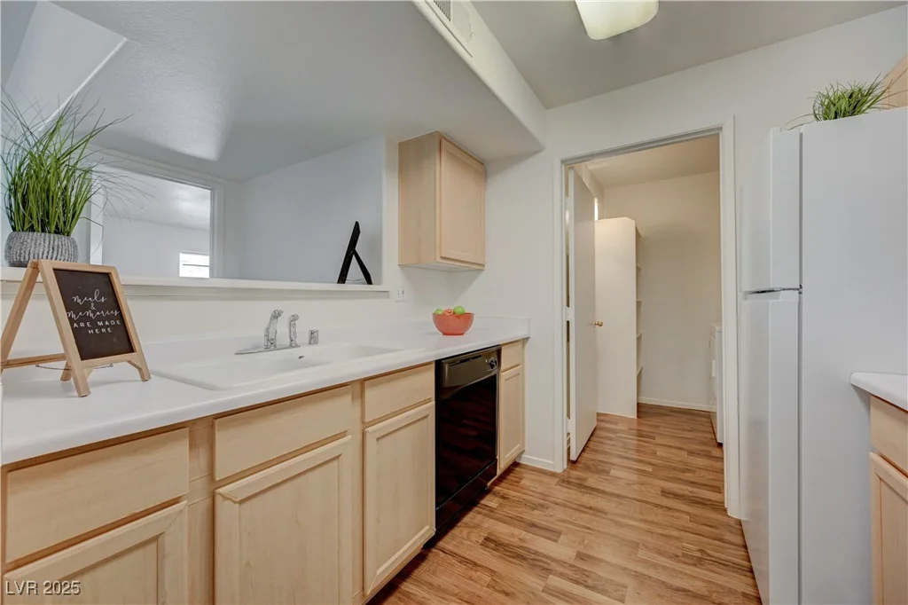 950 Seven Hills, Henderson, NV 89052