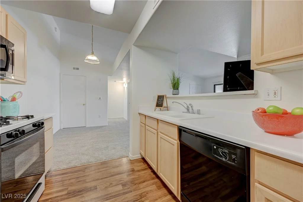 950 Seven Hills, Henderson, NV 89052