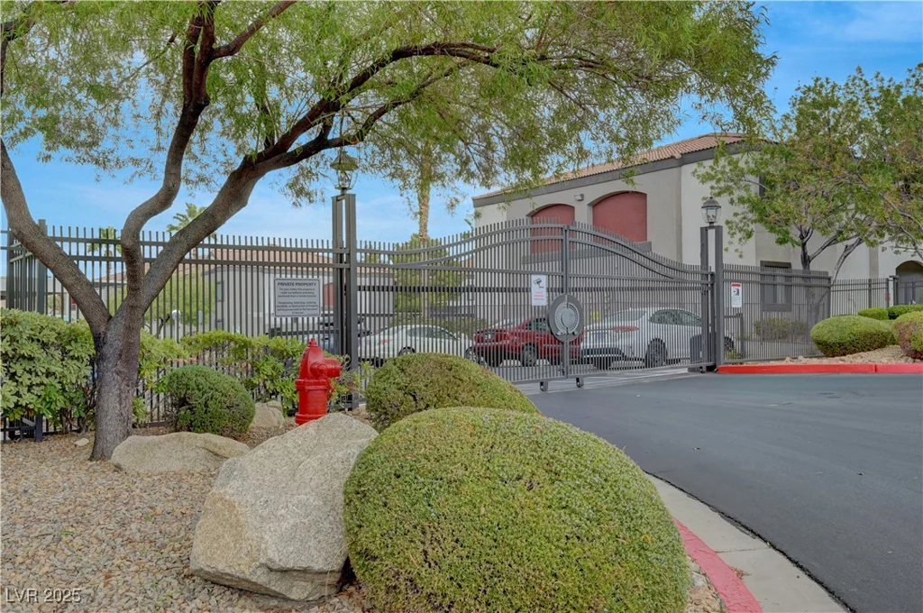 950 Seven Hills, Henderson, NV 89052