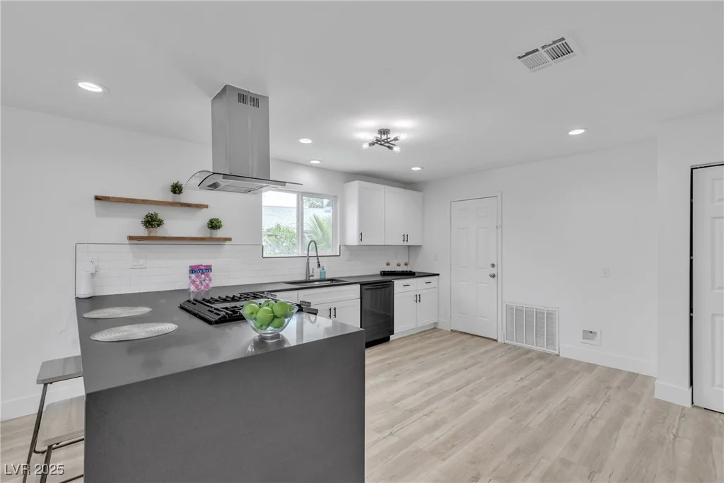 4404 Hillcrest, Las Vegas, NV 89102