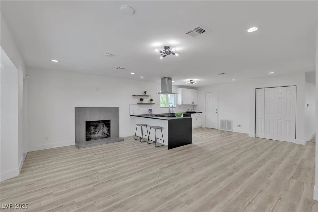 4404 Hillcrest, Las Vegas, NV 89102