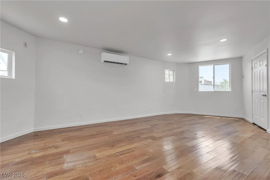 4404 Hillcrest, Las Vegas, NV 89102