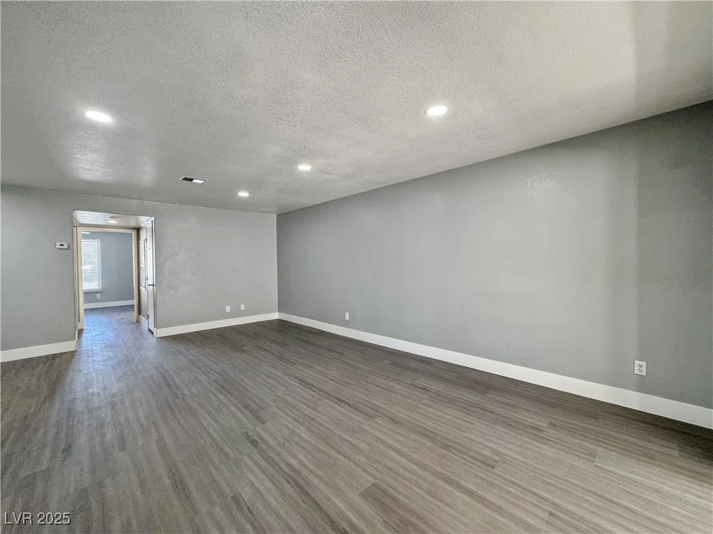 1509 Linnbaker, Las Vegas, NV 89110