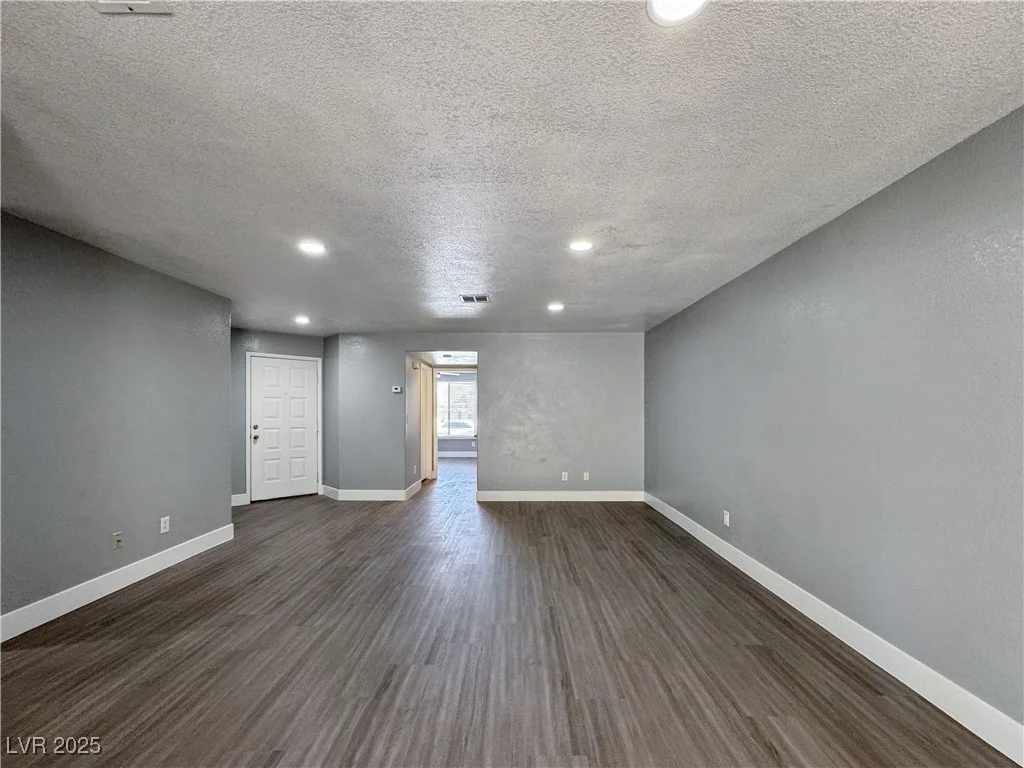 1509 Linnbaker, Las Vegas, NV 89110