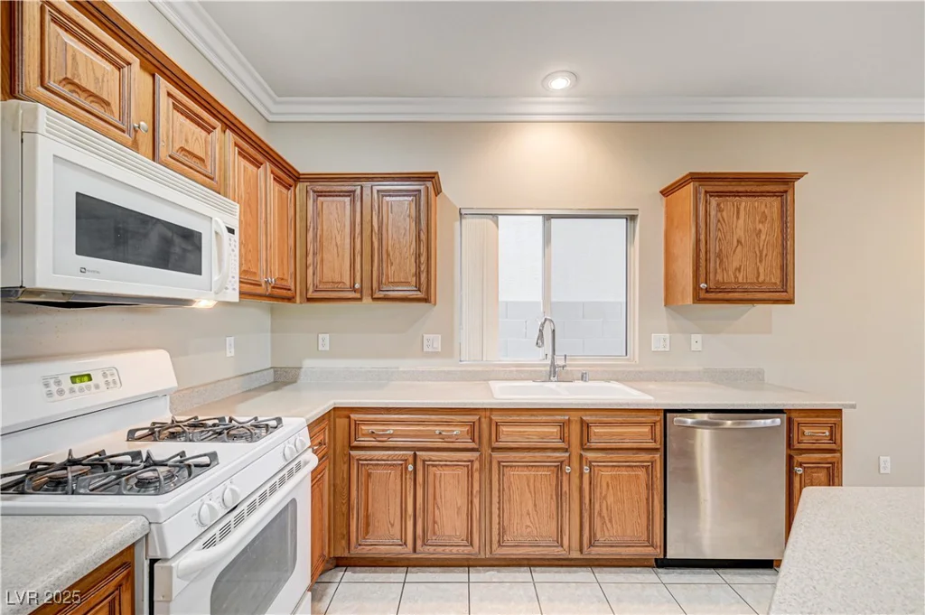 6412 Starling Mesa, North Las Vegas, NV 89086