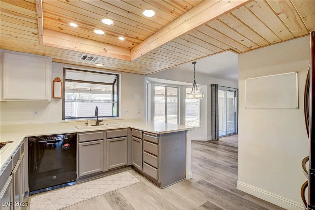 7417 Radville, Las Vegas, NV 89129