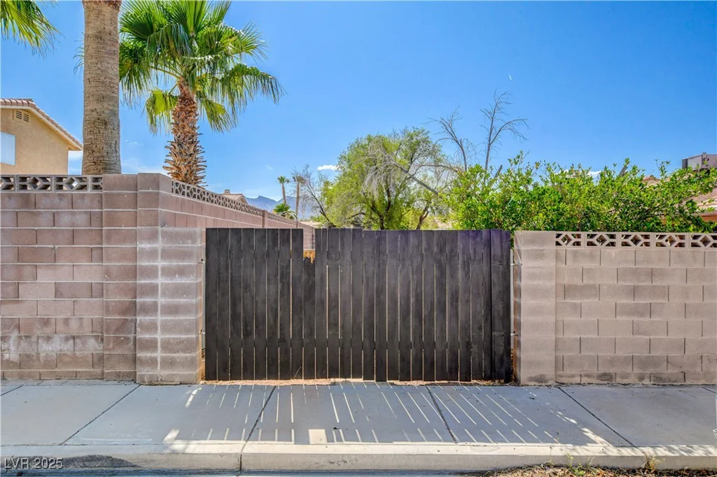 7417 Radville, Las Vegas, NV 89129