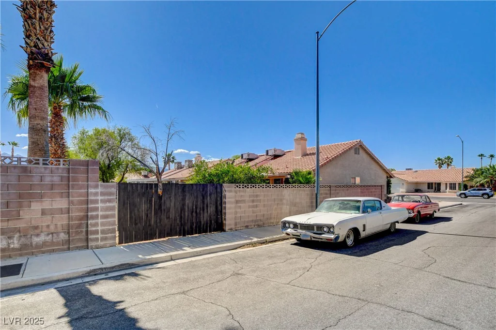 7417 Radville, Las Vegas, NV 89129
