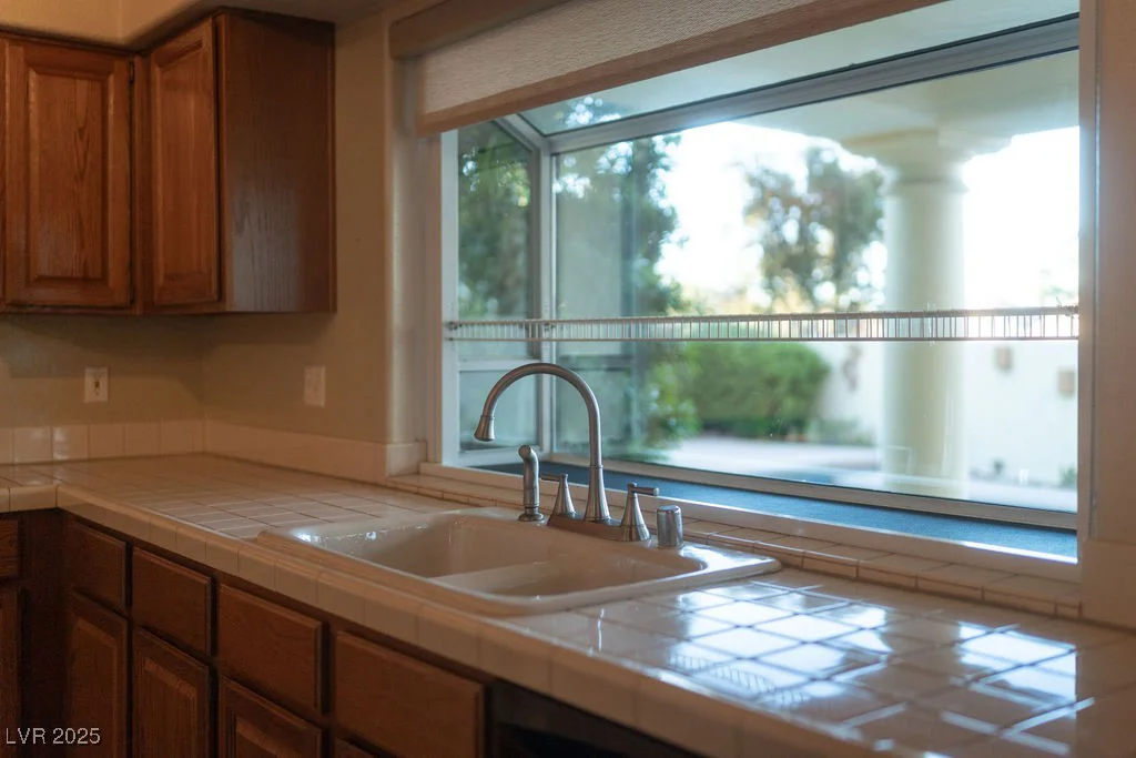 2104 Inverness, Henderson, NV 89074