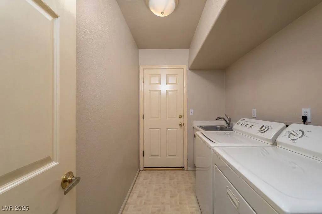 2104 Inverness, Henderson, NV 89074