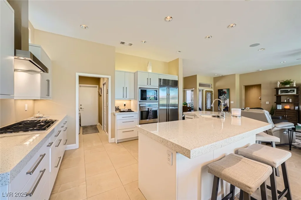 10013 Hunter Springs, Las Vegas, NV 89134