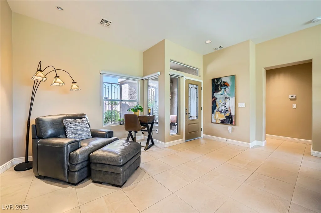 10013 Hunter Springs, Las Vegas, NV 89134