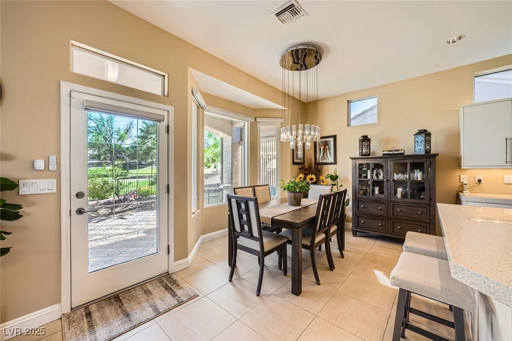 10013 Hunter Springs, Las Vegas, NV 89134