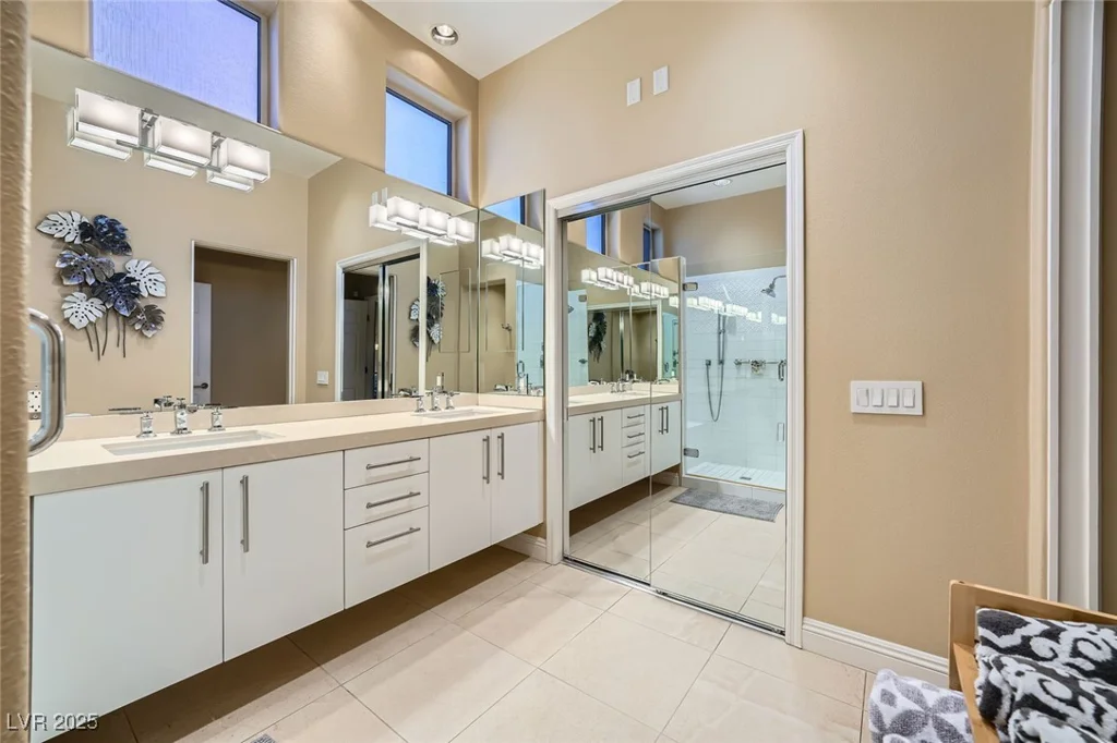 10013 Hunter Springs, Las Vegas, NV 89134