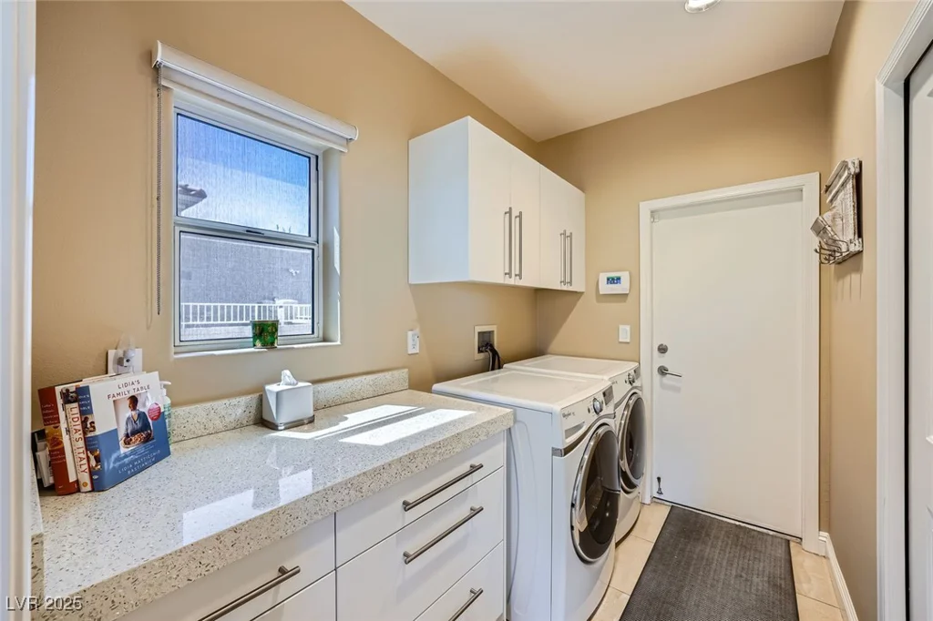 10013 Hunter Springs, Las Vegas, NV 89134
