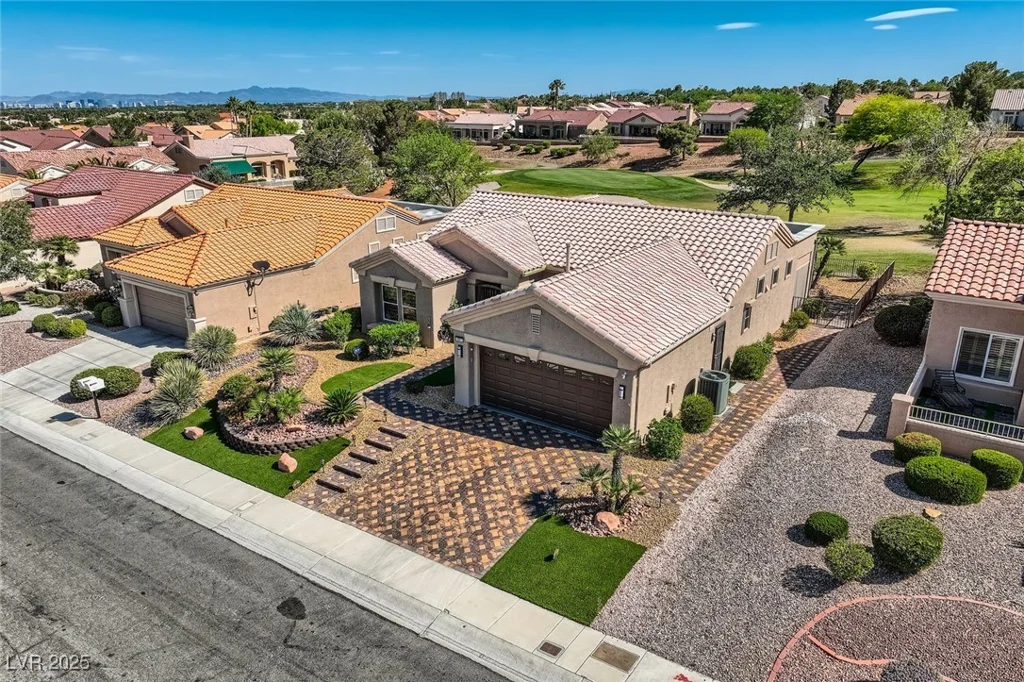10013 Hunter Springs, Las Vegas, NV 89134