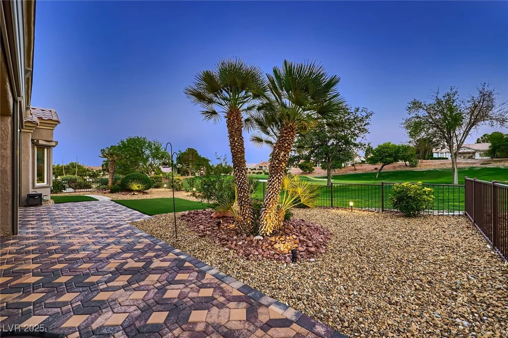 10013 Hunter Springs, Las Vegas, NV 89134