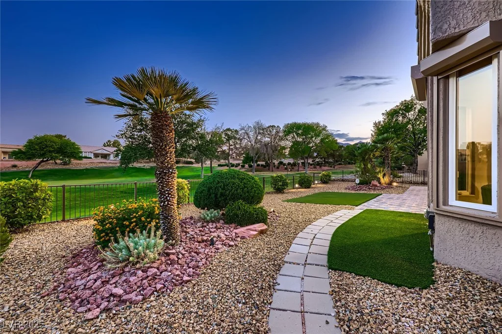 10013 Hunter Springs, Las Vegas, NV 89134